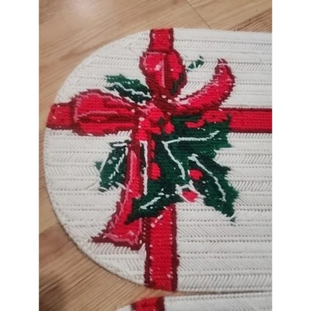 Vintage Christmas Handmade Holly Berry Bow Placemats Set of 2‎ Red Green White